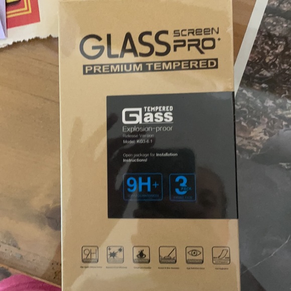 Accessories - Picture 4 of 4